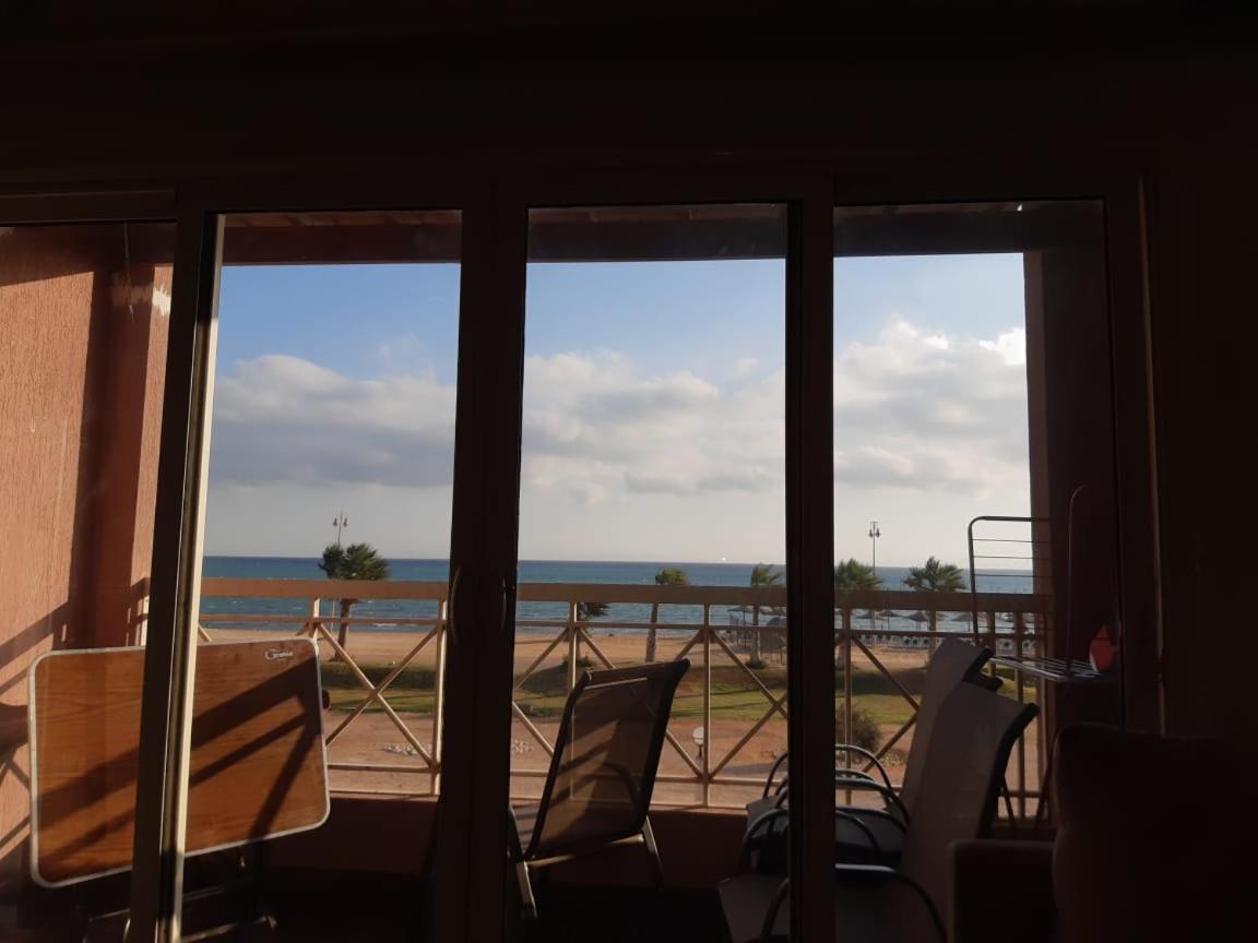 Seaview Chalets In Porto South Beach - Families Only Айн-Сохна Экстерьер фото