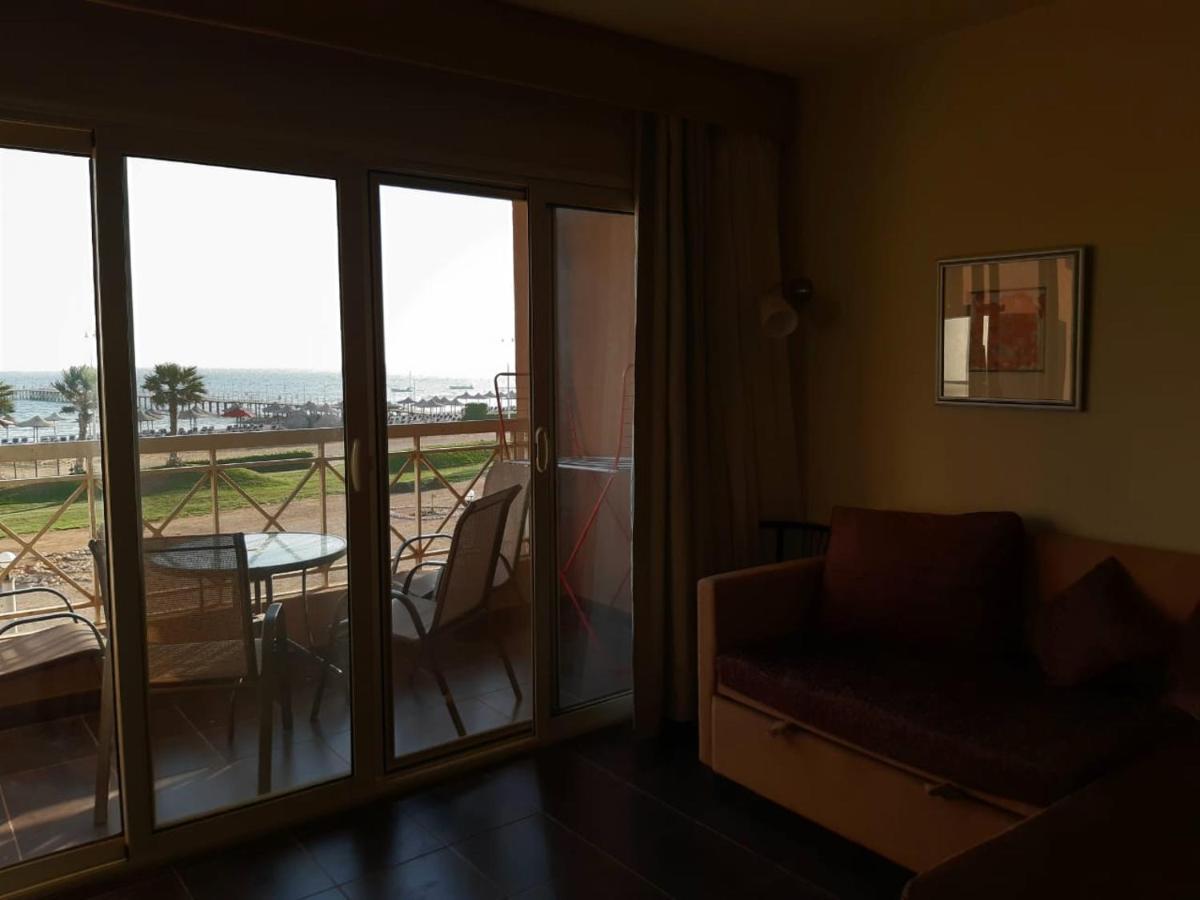 Seaview Chalets In Porto South Beach - Families Only Айн-Сохна Экстерьер фото