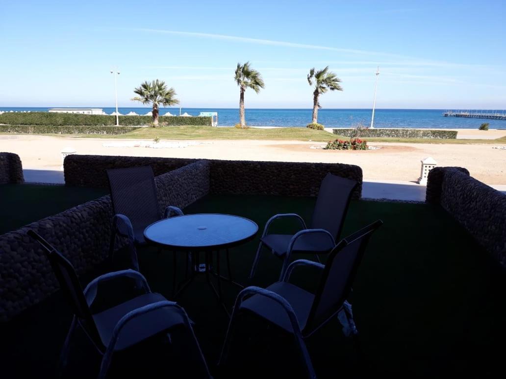 Seaview Chalets In Porto South Beach - Families Only Айн-Сохна Экстерьер фото